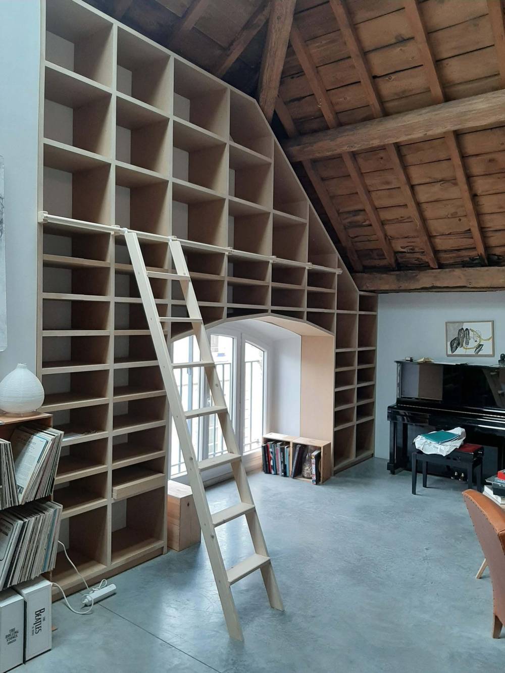 fabrication-et-pose-de-la-bilbiotheque-en-bois